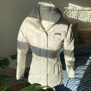 Patagonia Women's Down With It Jacket Size XS